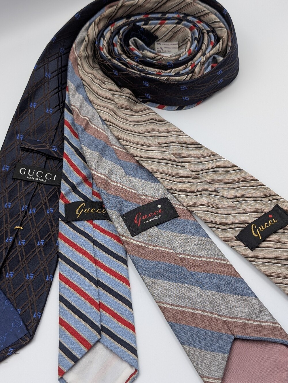 Vintage Gucci Men's Ties x4 in Navy, Blue, Red, Beige, Black